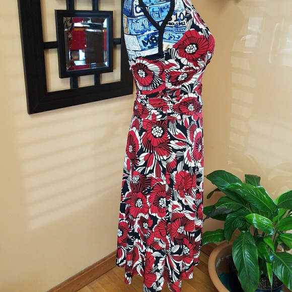 RED, BLACK, & WHITE FLORAL HALTER DRESS - Picture 5 of 8